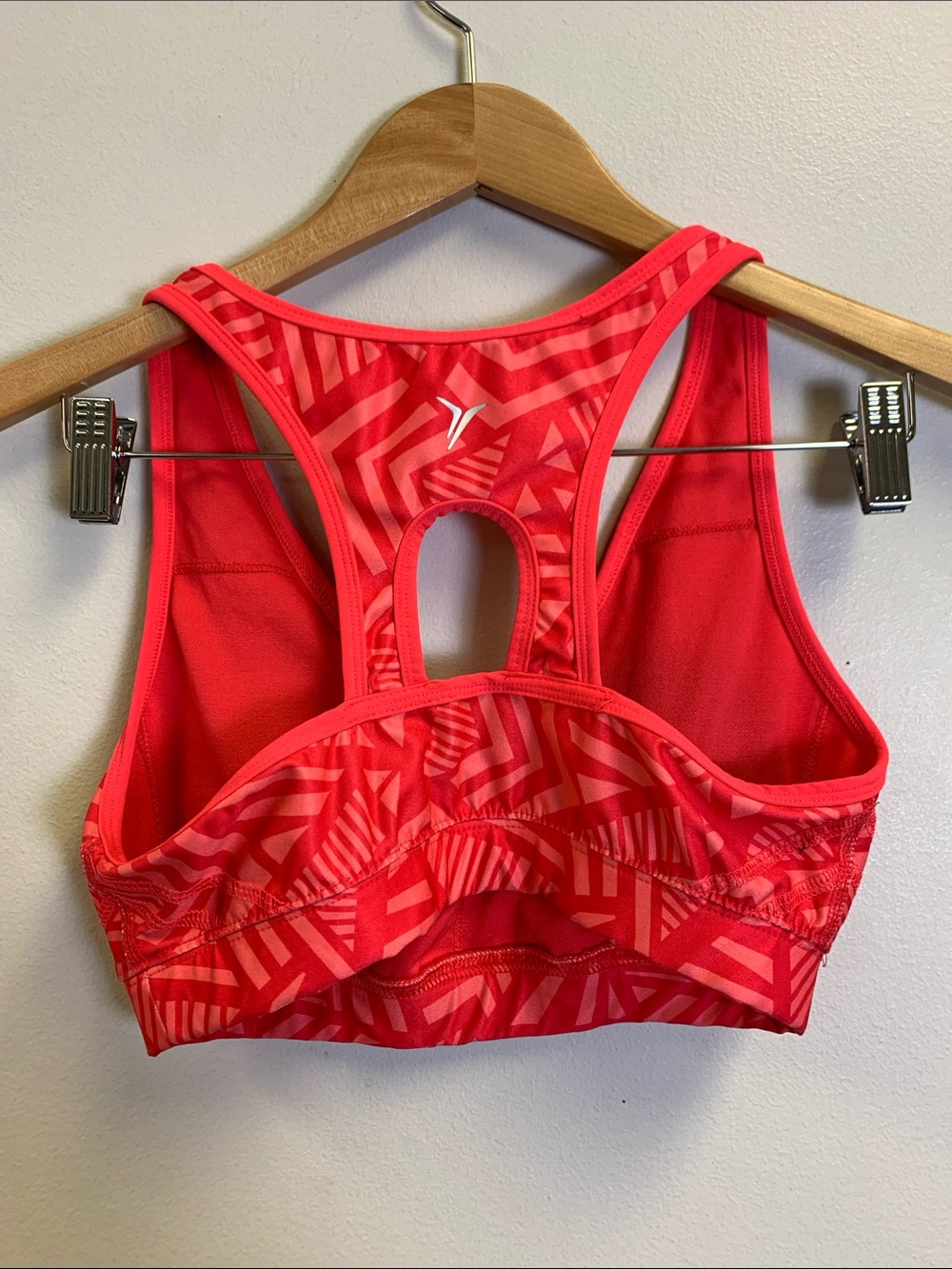 Active by Old Navy Coral Geo Racerback Sports Bra - Medium Support - Picture 4 of 4